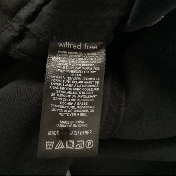 Aritzia Wilfred Free Black Picture Cargo Pants, Size 4 - Picture 8 of 9
